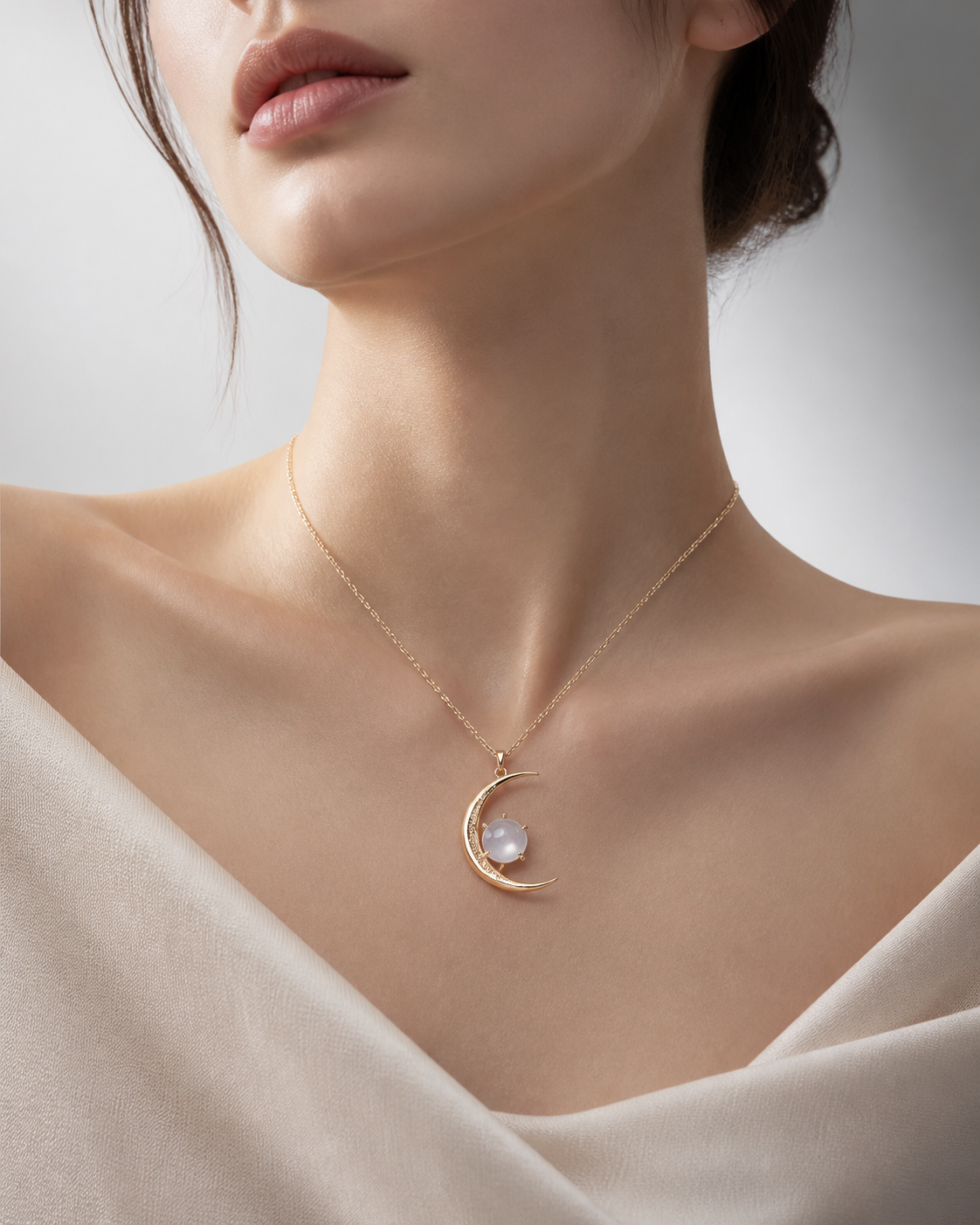 White-ice natural Feicui ring from the Moon Veil collection